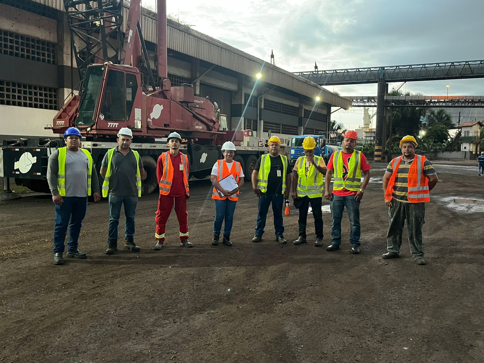 Reunião nos silos portuários